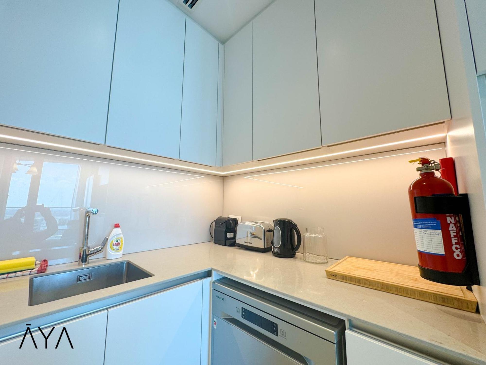 Apartment Jumeirah Gate Tower 1 - Stylish With Pool & Views By Aya Boutique